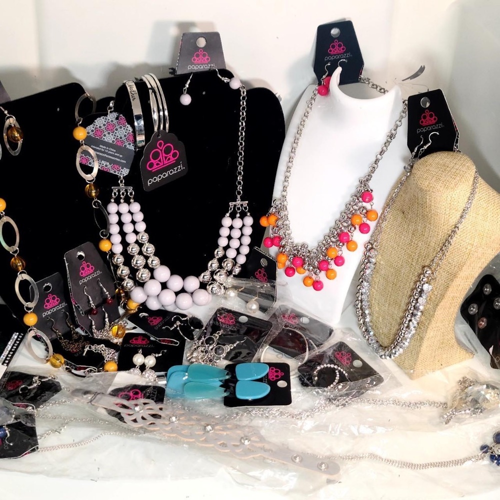 💎 65-Piece Paparazzi Jewelry Mystery Bundle NWT Earrings,Necklaces,Rings & More